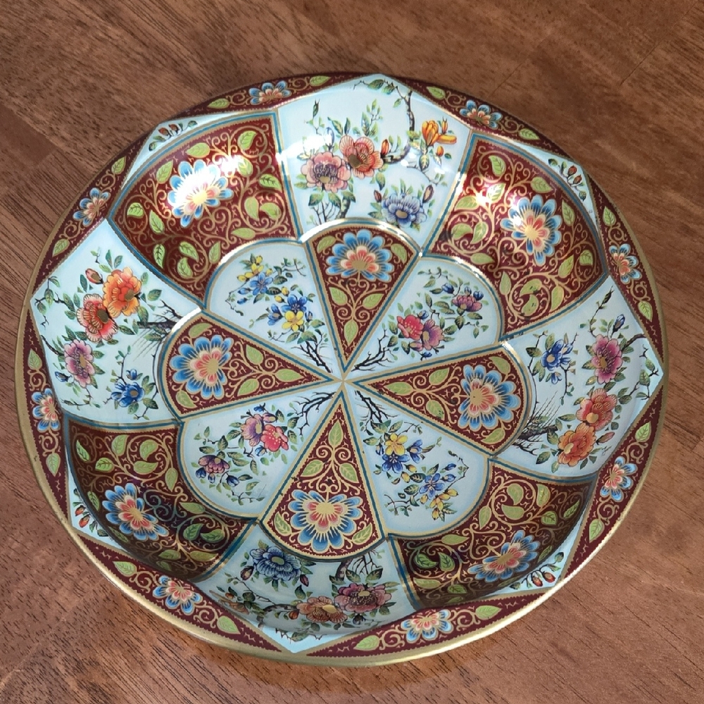 Vintage 1971 Daher metal tin bowl made in England